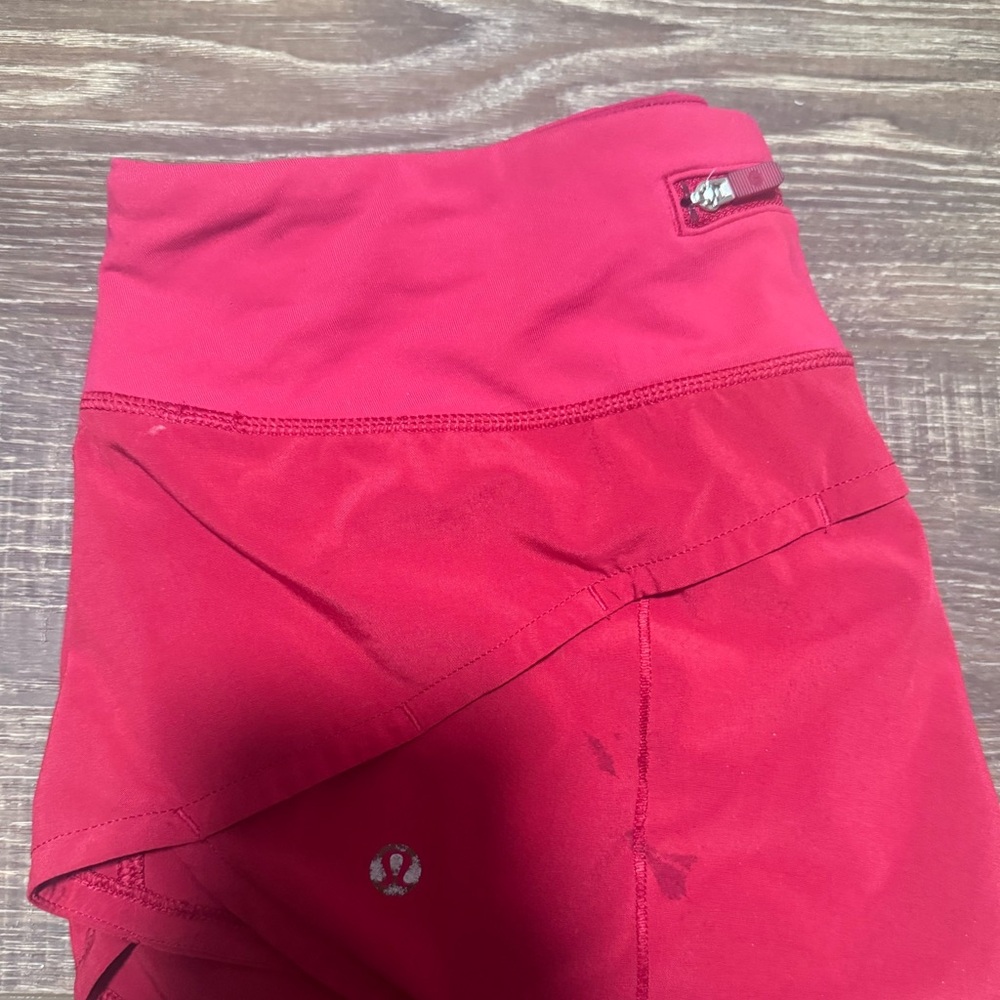 RED LULULEMON SPEED UPS LINER CUT SIZE 4